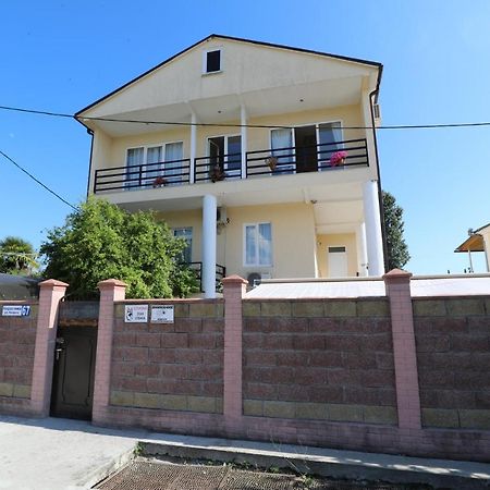 Rozalin Guest House Gudauta Exterior foto