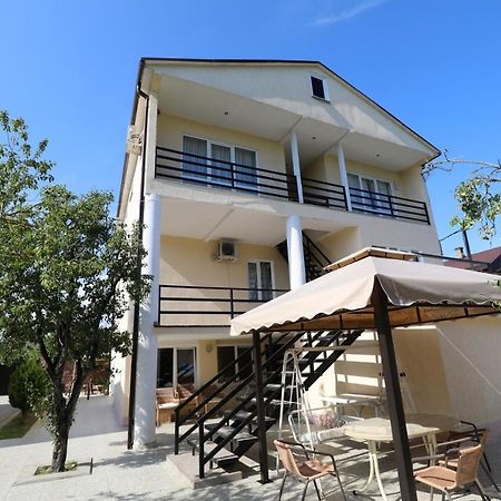 Rozalin Guest House Gudauta Exterior foto