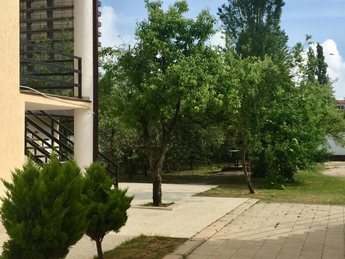 Rozalin Guest House Gudauta Exterior foto